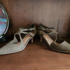 Women's Fioni 172876 Green Suede Heels Size 8